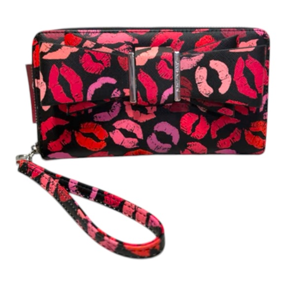 BETSEY JOHNSON Red Lips Bow Zip Around Wristlet Wallet Scarf Holiday Gift Set - Picture 4 of 9